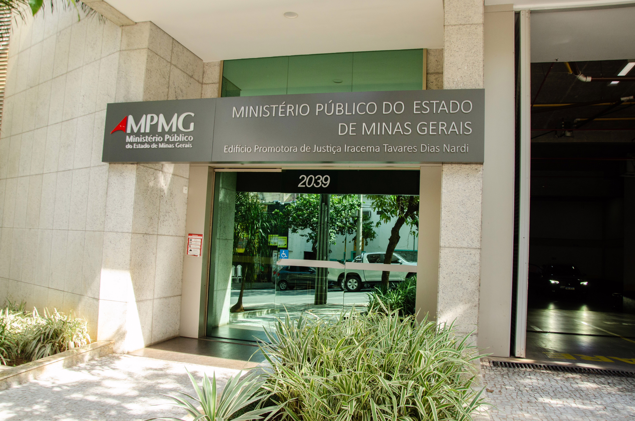 O Procon-MPMG também apontou que consumidores foram induzidos a erro sobre o funcionamento das operações, especialmente na modalidade conhecida como “telesaque”