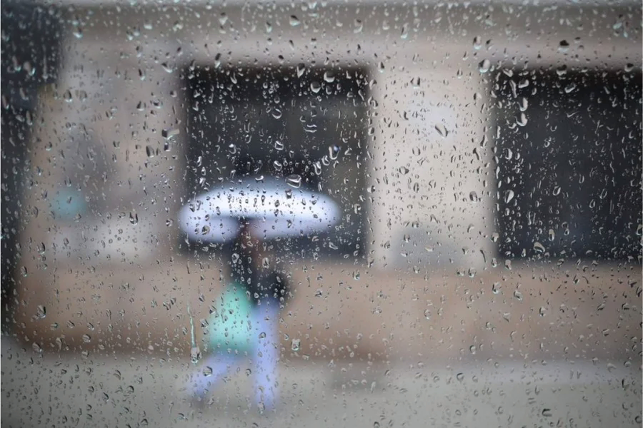 De acordo com o Inmet, quase todo o país está sob alerta para chuvas intensas. No Sul, aviso é para perigo potencial de vendavais