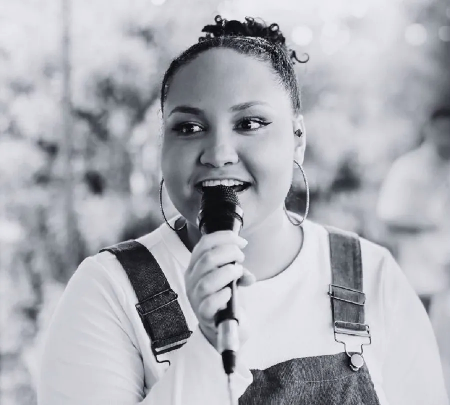 Quem era Carolina Beatriz? Cantora gospel que morreu após acidente em parque de MG
