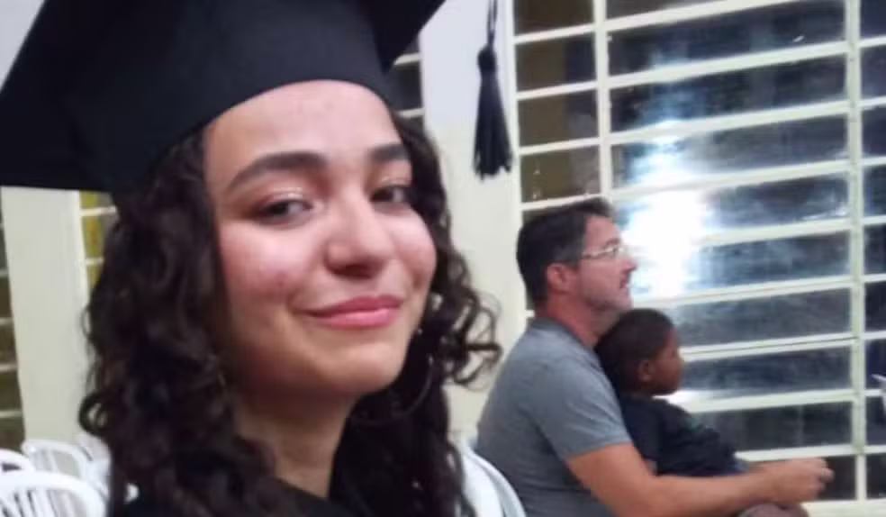 Jovem foi encaminhada para a Santa Casa de Limeira em estado gravíssimo, mas não resistiu aos ferimentos e morreu no hospital.