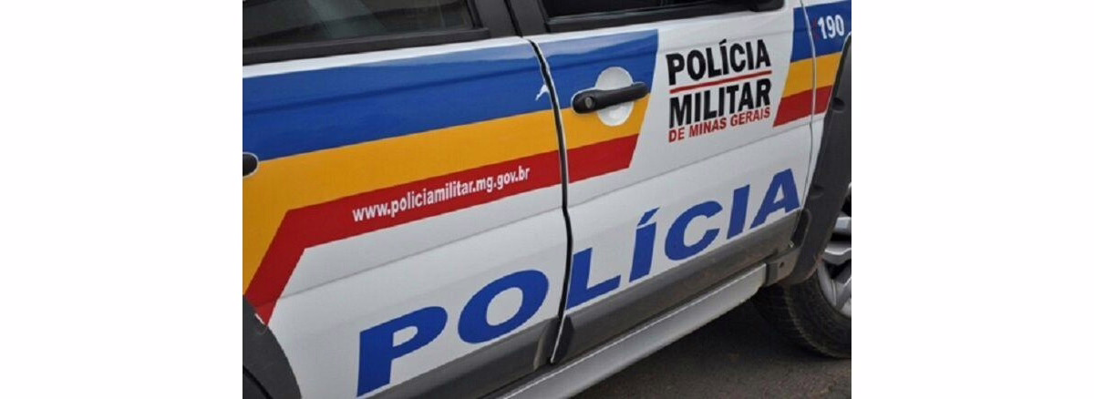 Durante a escapada, um dos motociclistas perdeu o controle da direção, caiu ao solo e foi contido pelos policiais.