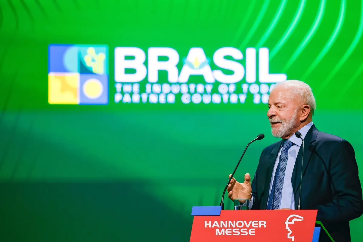 O presidente disse que o Brasil está participando da feira de Hannover para aprender as novidades da indústria mundial.