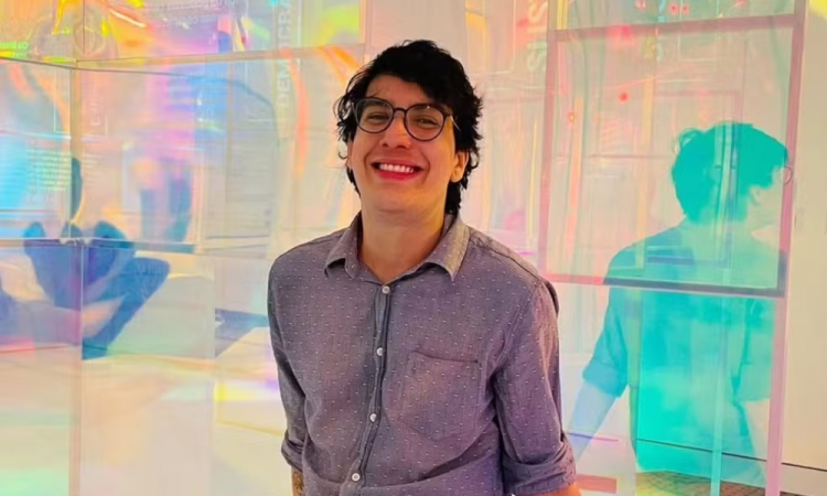 Danilo Neves Pereira construiu sua trajetória acadêmica ligada à área de línguas, deu aulas de inglês e cursava doutorado em linguística aplicada.