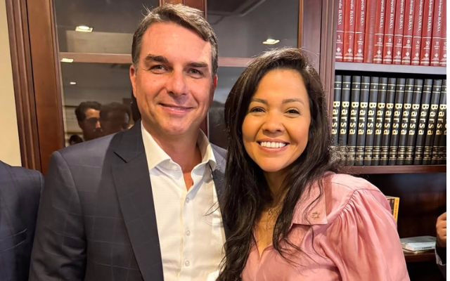 Flávio Bolsonaro e Priscila Costa