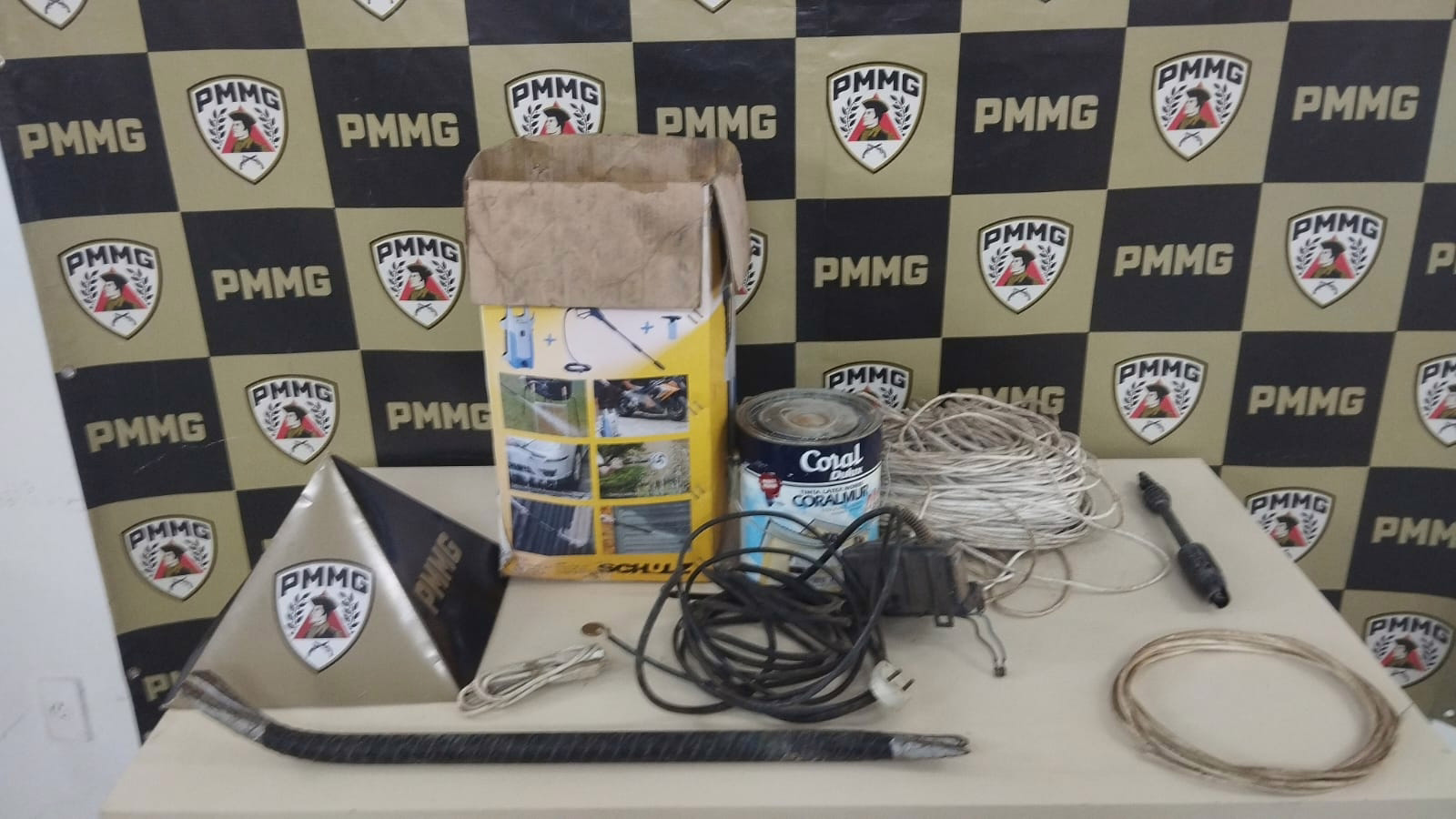 Com a identificação, equipes iniciaram diligências que levaram à localização do homem no bairro São João, onde ele foi preso.