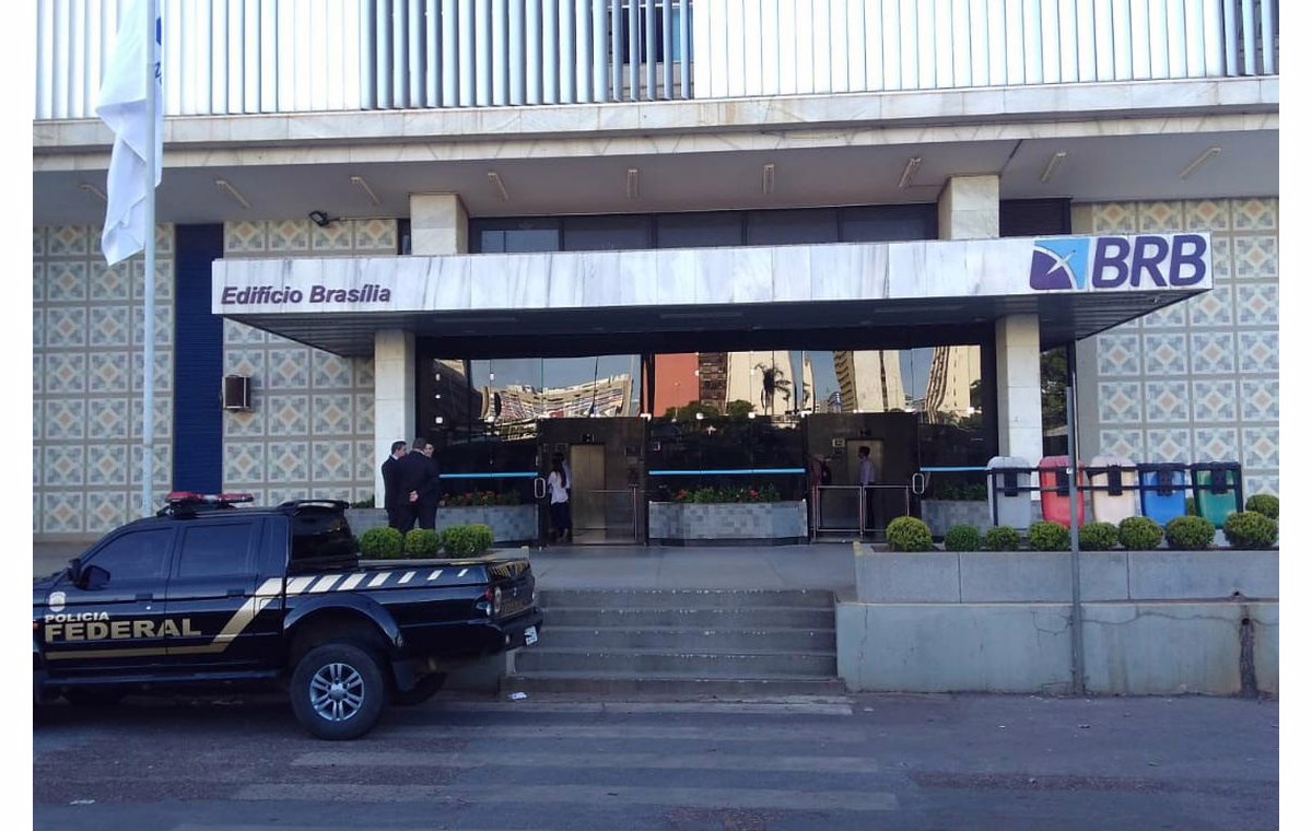 Equipe da PF faz busca em prédio do BRB na primeira fase da Operação Compliance Zero