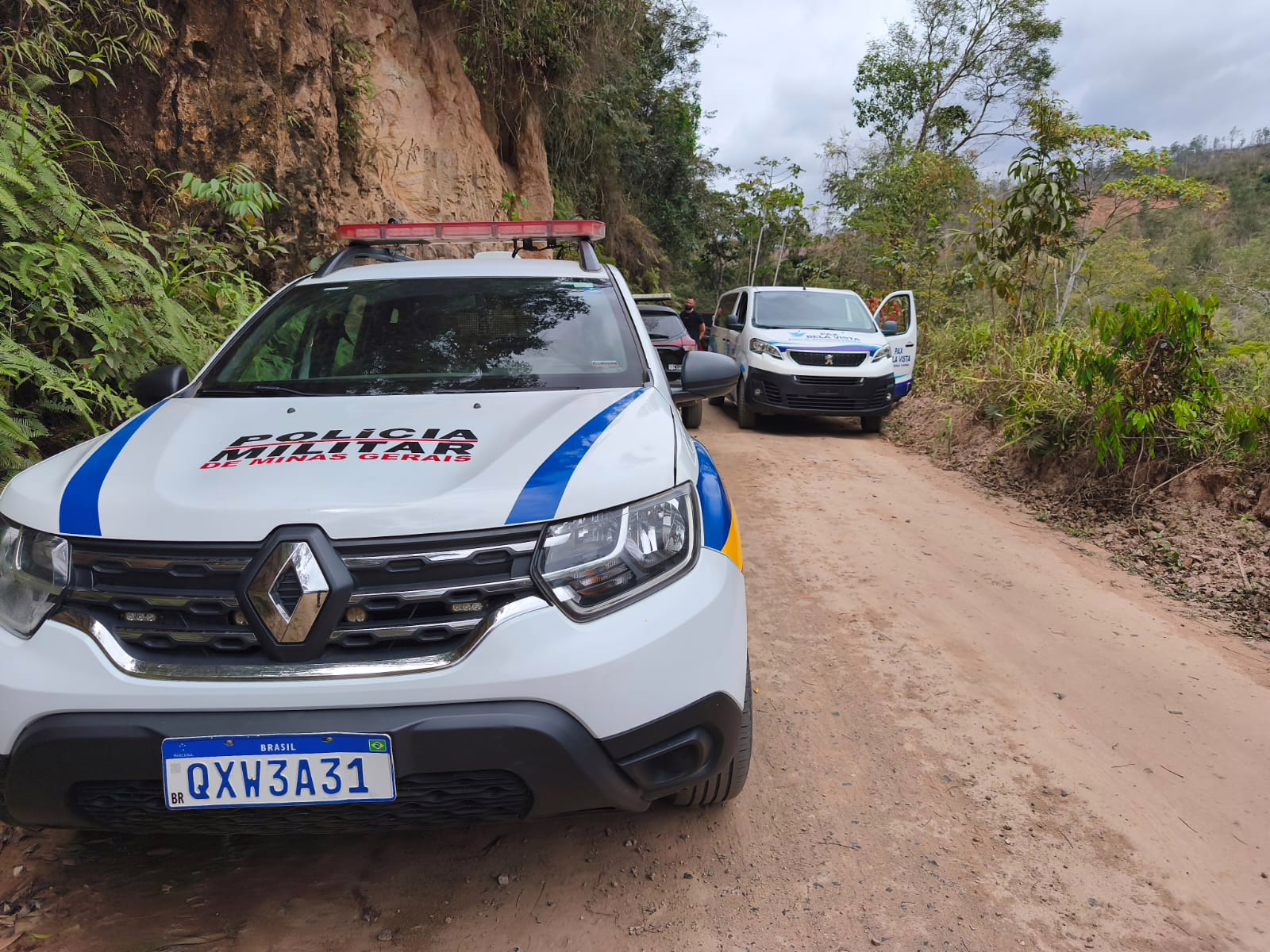Segundo os primeiros levantamentos, não foram constatados sinais aparentes de violência no corpo.