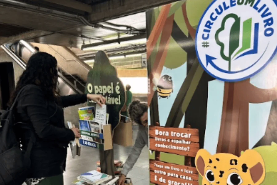 Estações de metrô de São Paulo se transformam em “bibliotecas” nesta quinta (23/4), com troca e doação de livros