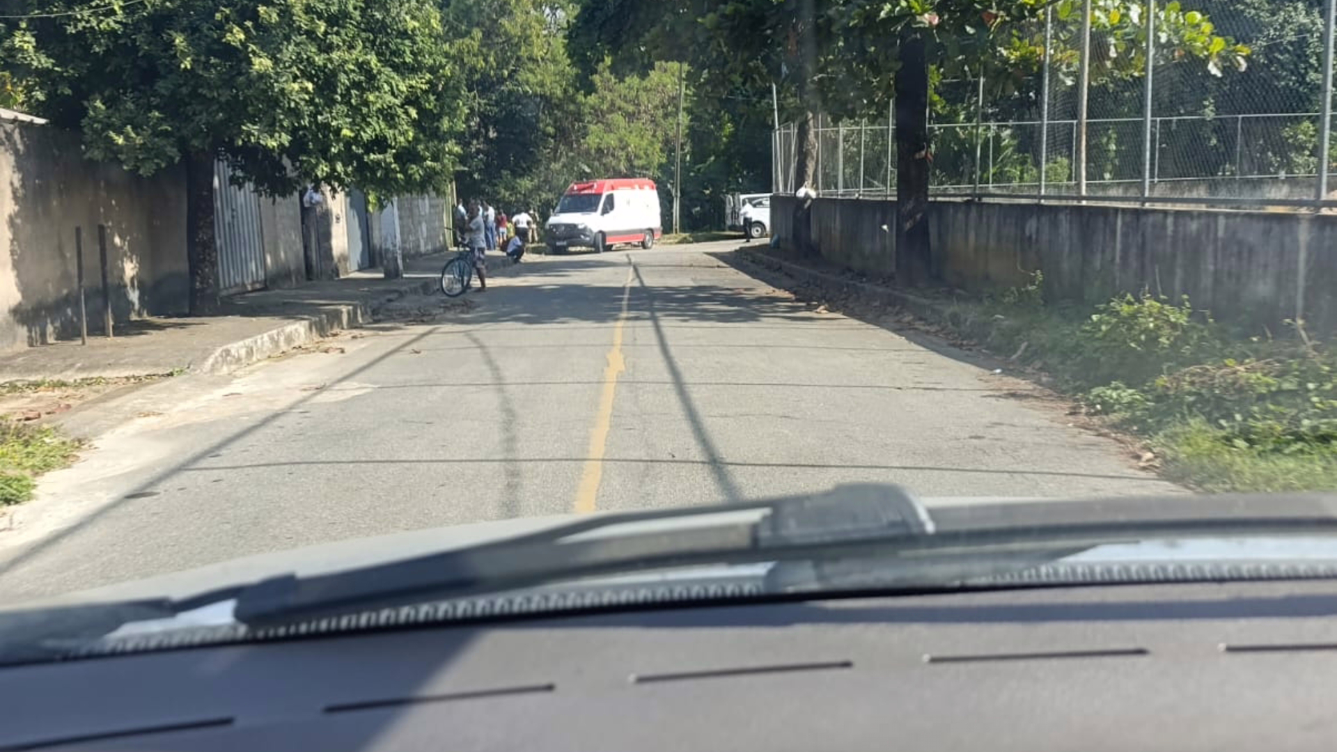 A vítima chegou a ser socorrida, mas não resistiu à gravidade dos ferimentos e morreu ainda no local.