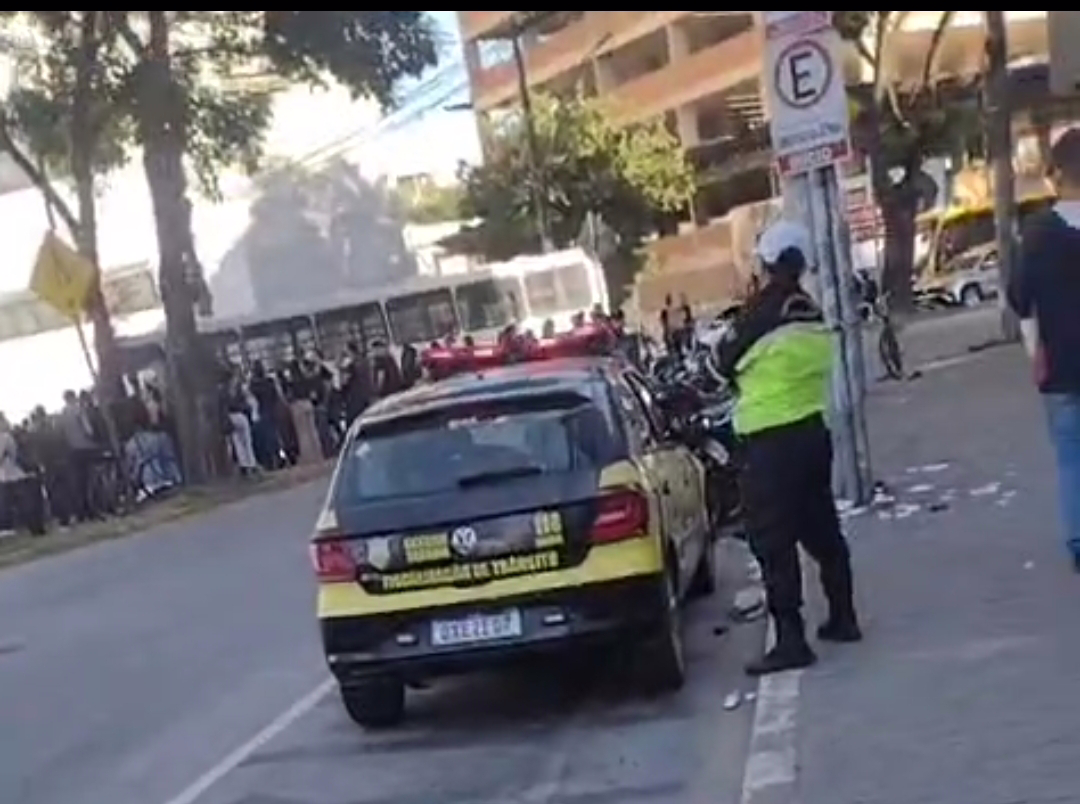 Entre as principais reivindicações está o atraso no pagamento das férias, apontado como um dos fatores que ampliaram a tensão nas negociações.