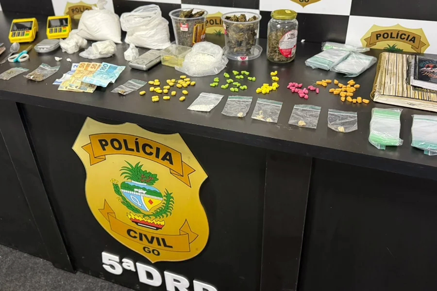 O esquema era liderado por um homem de 39 anos, natural de Cabo Verde, que já havia sido condenado por tráfico no Distrito Federal