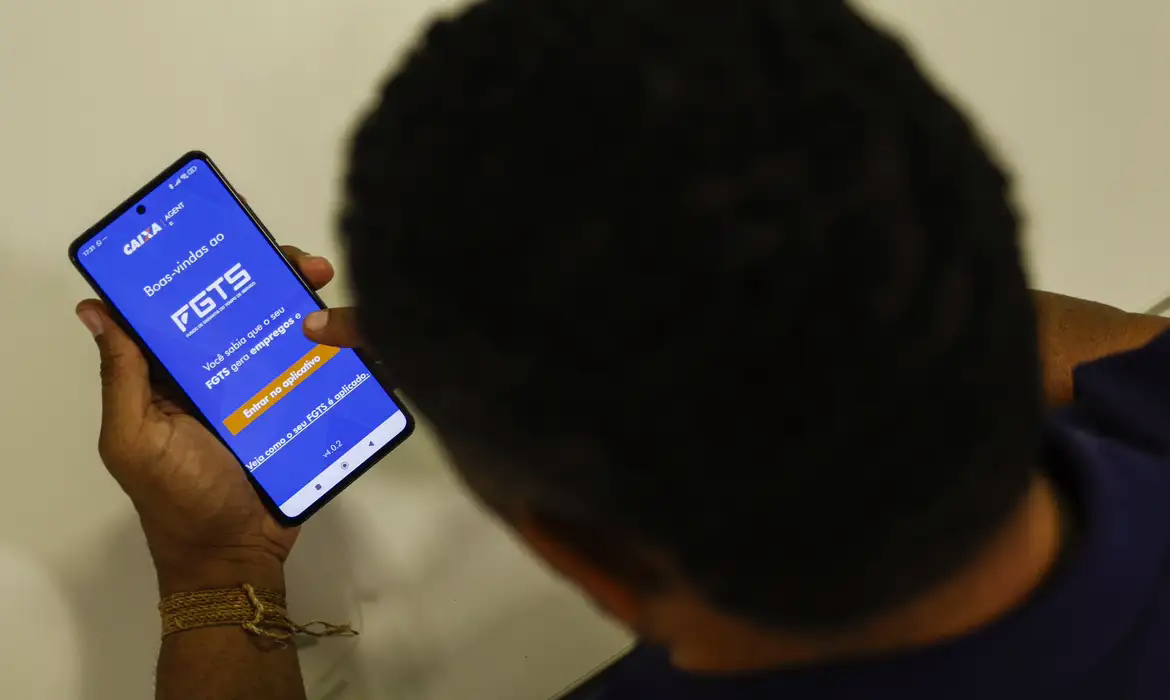 Governo quer MP para agilizar uso do FGTS por endividados