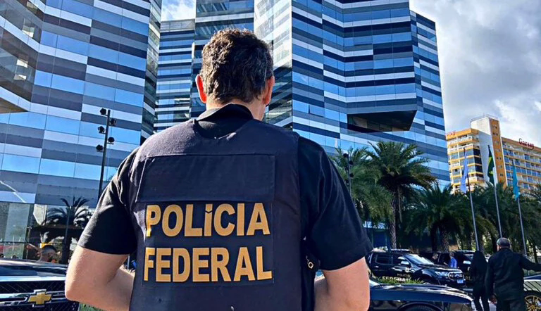Agentes da PF abordam cidadão por protesto em SP (Imagem ilustrativa)