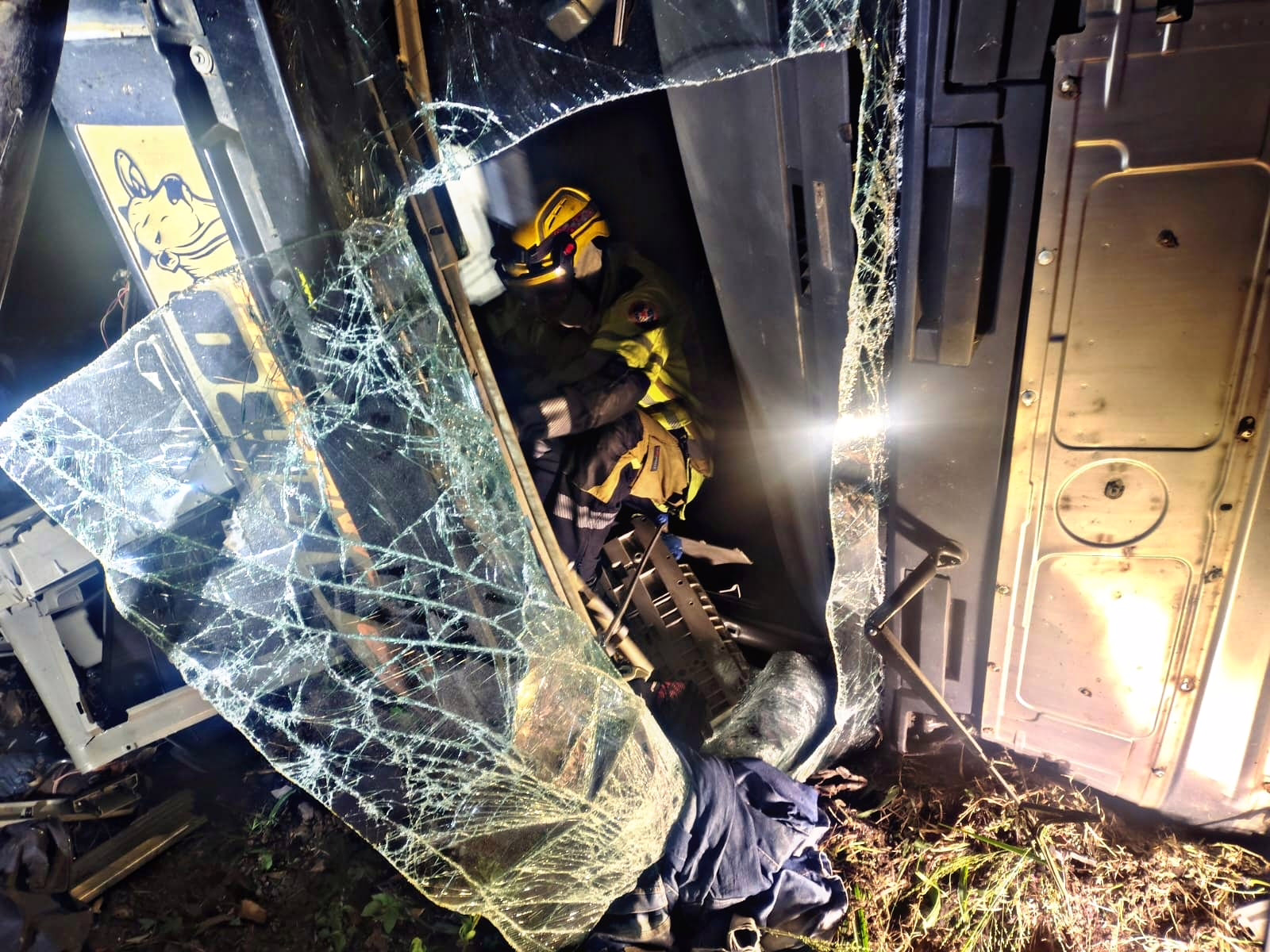 As autoridades reforçaram a necessidade de atenção redobrada ao trafegar em trechos sinuosos da BR-381.