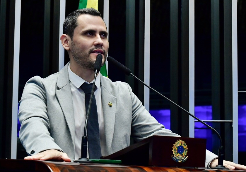 Irmão de senador do Republicanos pede união da direita; políticos do PT clamam por ‘sim’ de parlamentar do PSB.