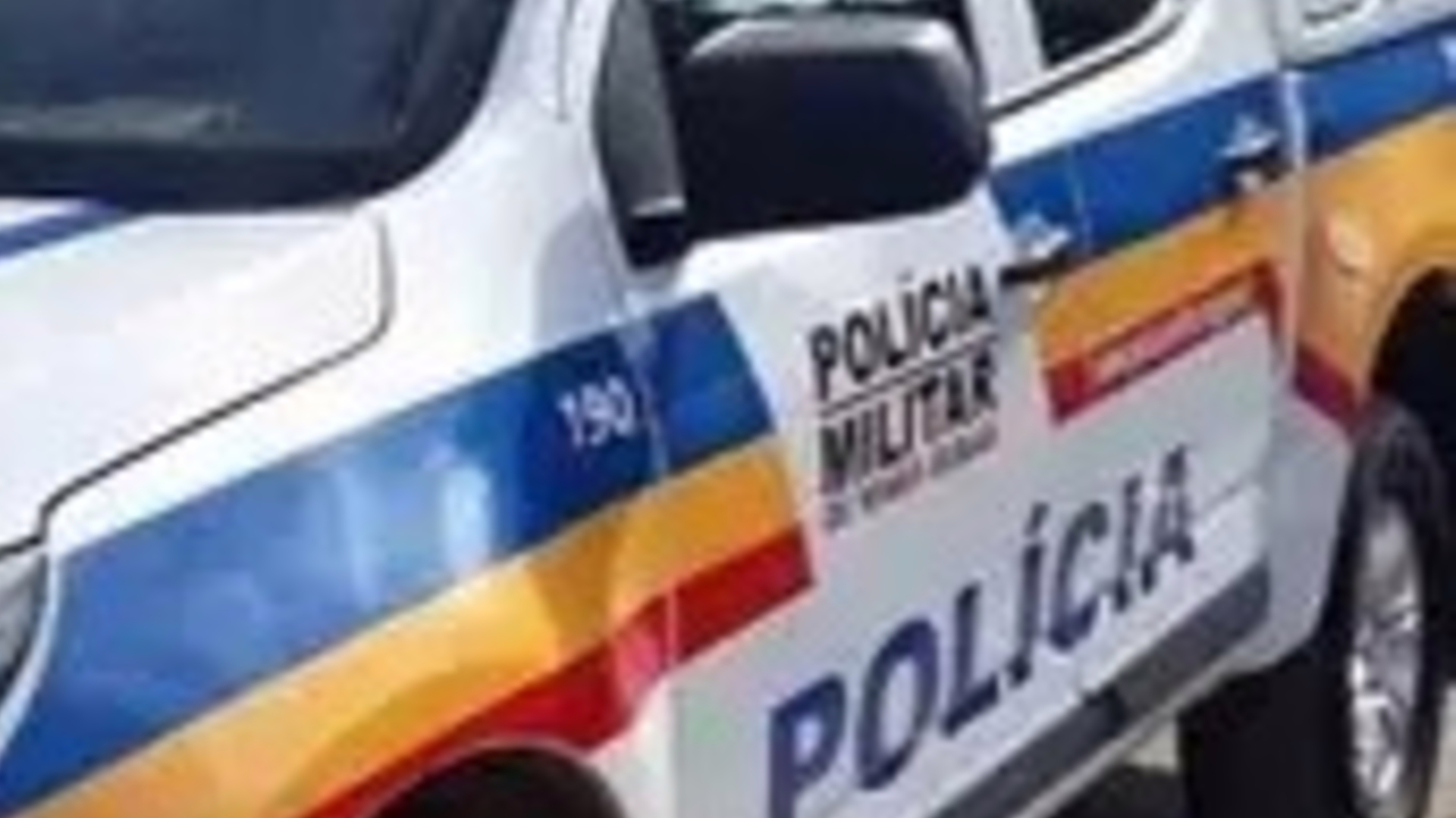 Durante a abordagem e a busca pessoal, nada de ilícito foi localizado com o abordado. Ainda assim, em varredura na área, os militares encontraram um objeto utilizado para o consumo de drogas. Segundo a PM, o homem confirmou ser usuário de crack.