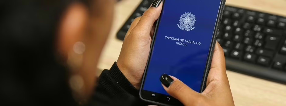 Há ainda postos para ajudante de motorista, faxineiro, operador de empilhadeira, servente de obras, montador de andaimes, operador de caixa, embalador à mão, frentista, trabalhador de traço florestal, além de cargos técnicos, administrativos e educacionais.