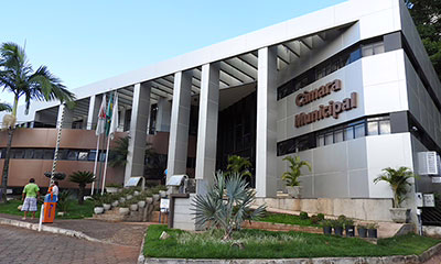 De acordo com a investigação, os repasses exigidos dos servidores eram justificados como forma de custear campanhas eleitorais e projetos pessoais do ex-vereador
