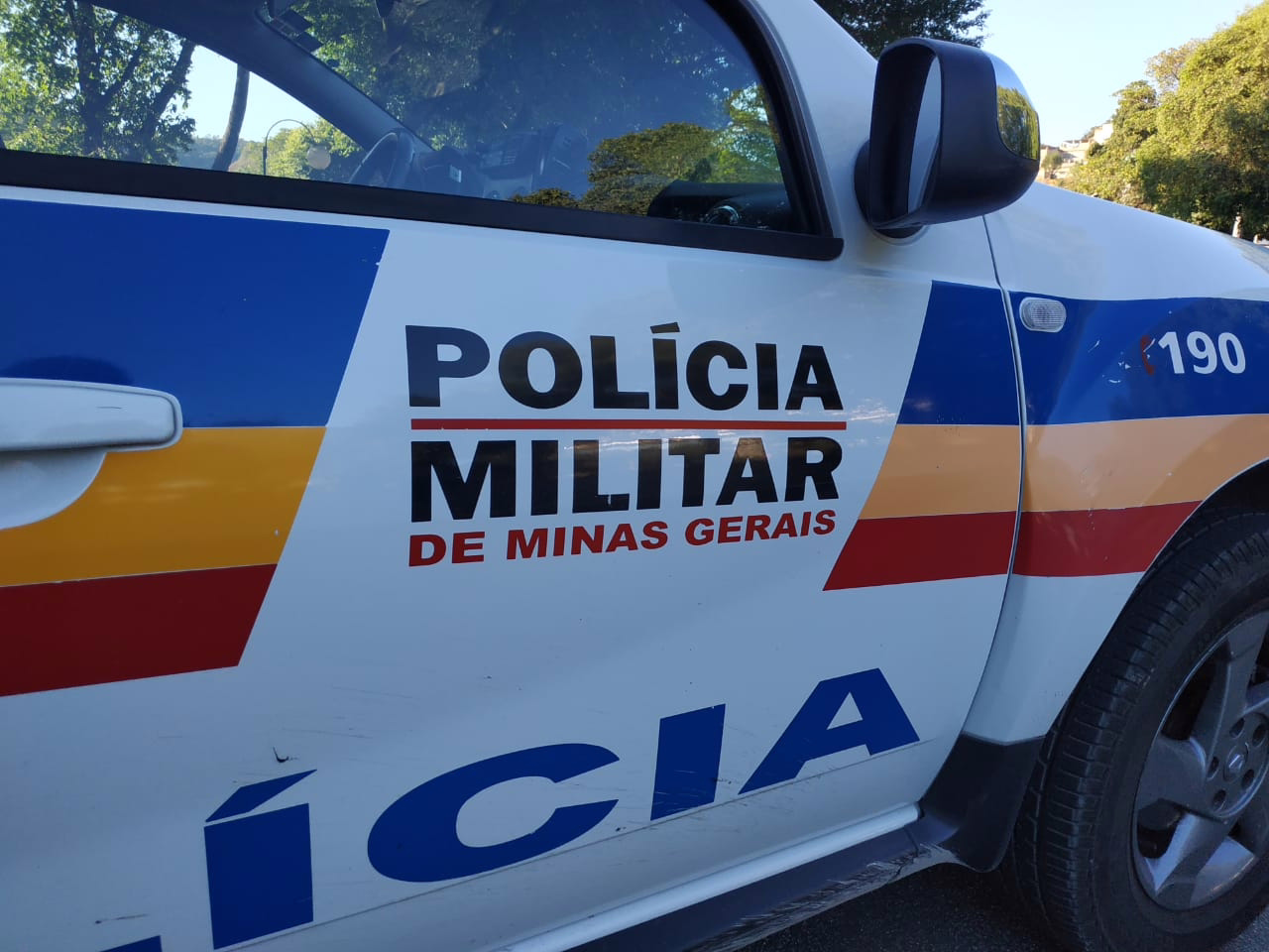 A criança foi levada ao Hospital Frei Gabriel com traumatismo craniano, chegou a ser entubada, mas não resistiu.