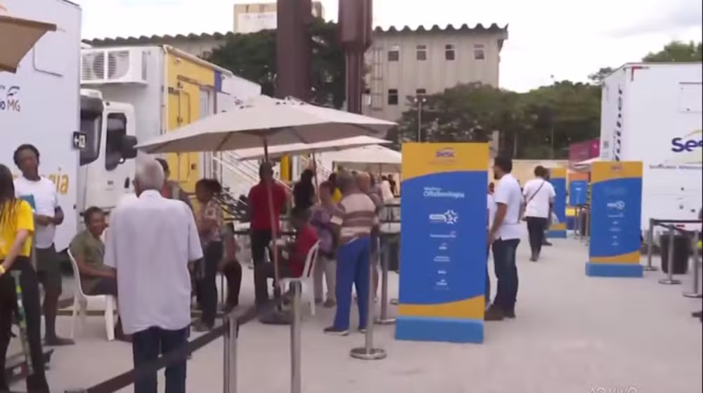 Atendimento de serviços ofertados pela 'Semana S' em Belo Horizonte nesta segunda-feira (11)