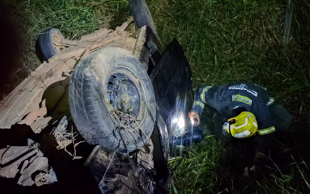 Homem de 61 anos morre após capotamento de carro na BR-369, entre Campo Belo e Aguanil, MG