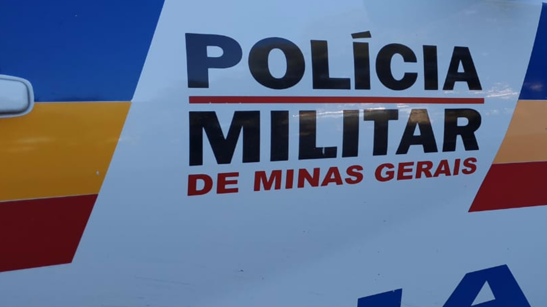 Com a informação, equipes da Polícia Militar Rodoviária Estadual foram ao endereço apontado e localizaram o carro durante as buscas feitas no estabelecimento