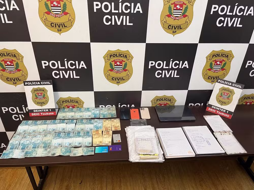 Parte dos materiais apreendidos na operação