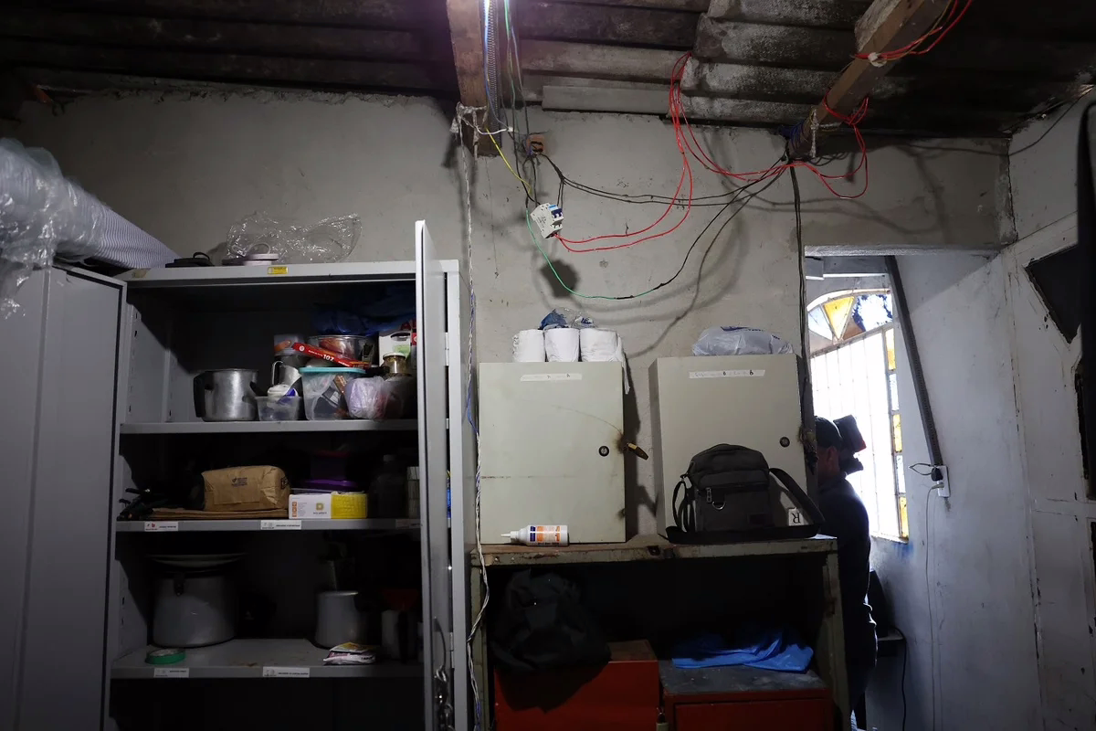 Presídio na região Oeste de BH tem vagas para 798 detentos; comissão da ALMG aponta déficit de policiais penais e estrutura precária