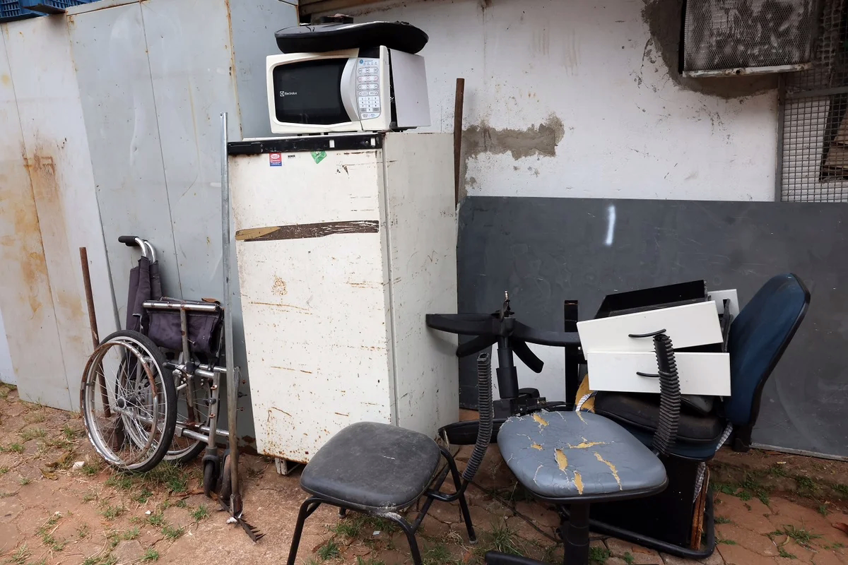 Presídio na região Oeste de BH tem vagas para 798 detentos; comissão da ALMG aponta déficit de policiais penais e estrutura precária