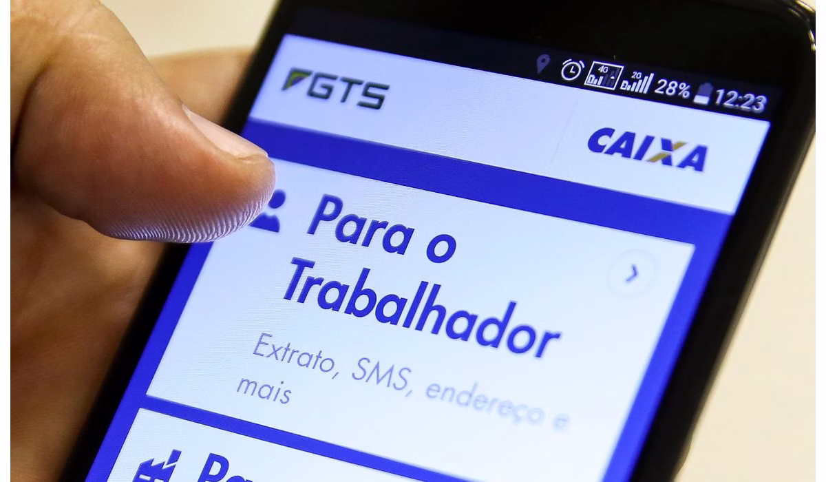 O dinheiro do Fundo de Garantia é depositado mensalmente pelo empregador no caso dos funcionários com contratação por meio da CLT