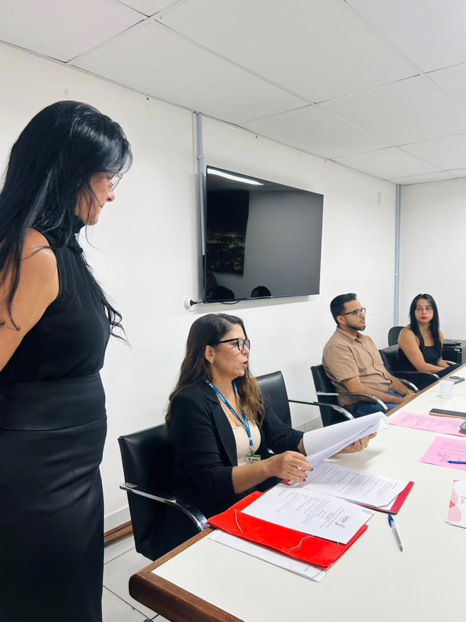 Sugestão de pauta: Conselho Municipal dos Direitos da Mulher fortalece atuação com posse de conselheiras e nova Mesa Diretora em Ipatinga