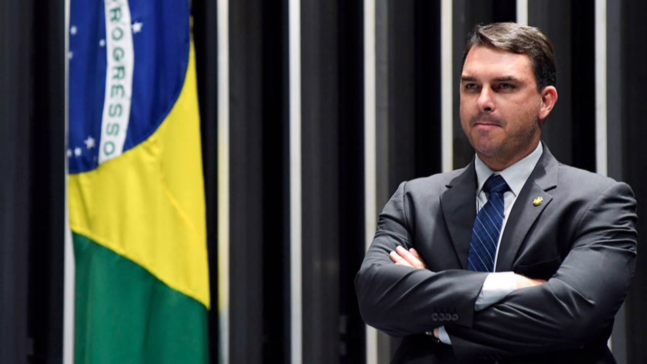 Flávio confirmou ter pedido dinheiro para financiar o filme, mas negou qualquer irregularidade