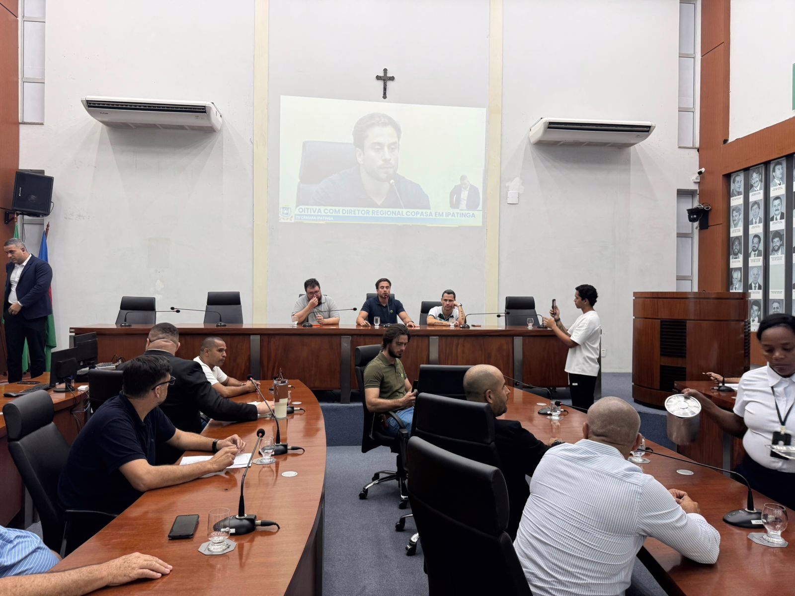 A audiência aconteceu na tarde desta segunda-feira (18) na câmara municipal de Ipatinga.  
