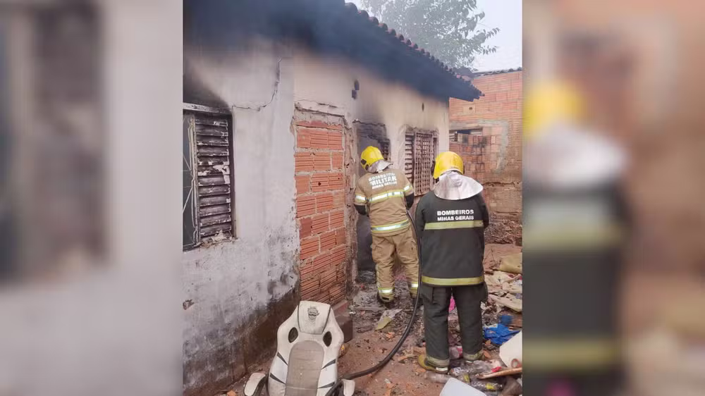 Residência do casal foi incendiada nesta manhã (20) em Uberlândia