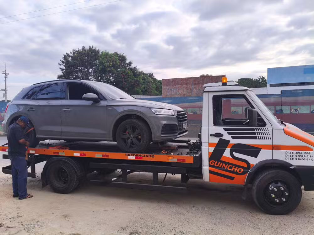 Carro foi apreendido pela PM