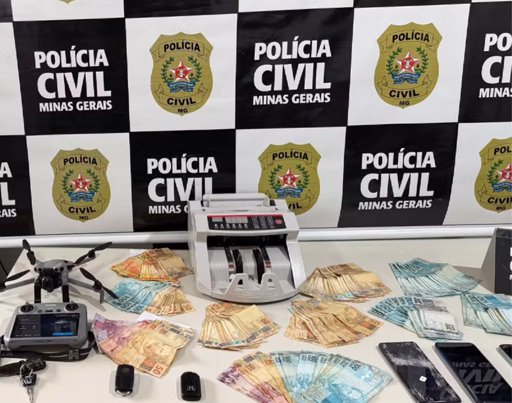 Drone, dinheiro e celulares foram apreendidos durante a Opração Retorsão, em Juiz de Fora