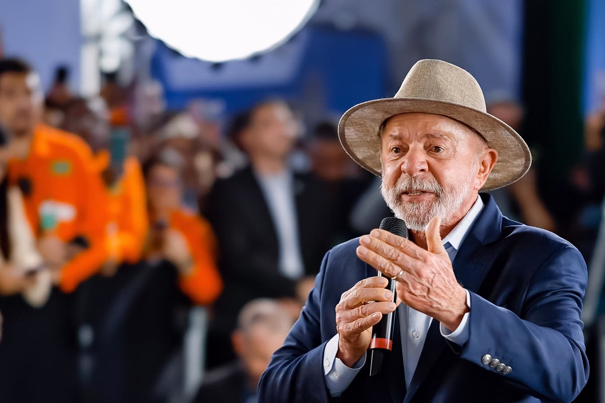Avaliação positiva do governo Lula tem leve melhora, após 'pacote de bondades'