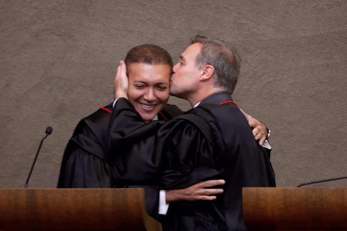 Tanto Nunes Marques (à esq.) quanto André Mendonça (à dir.) foram indicados por Bolsonaro