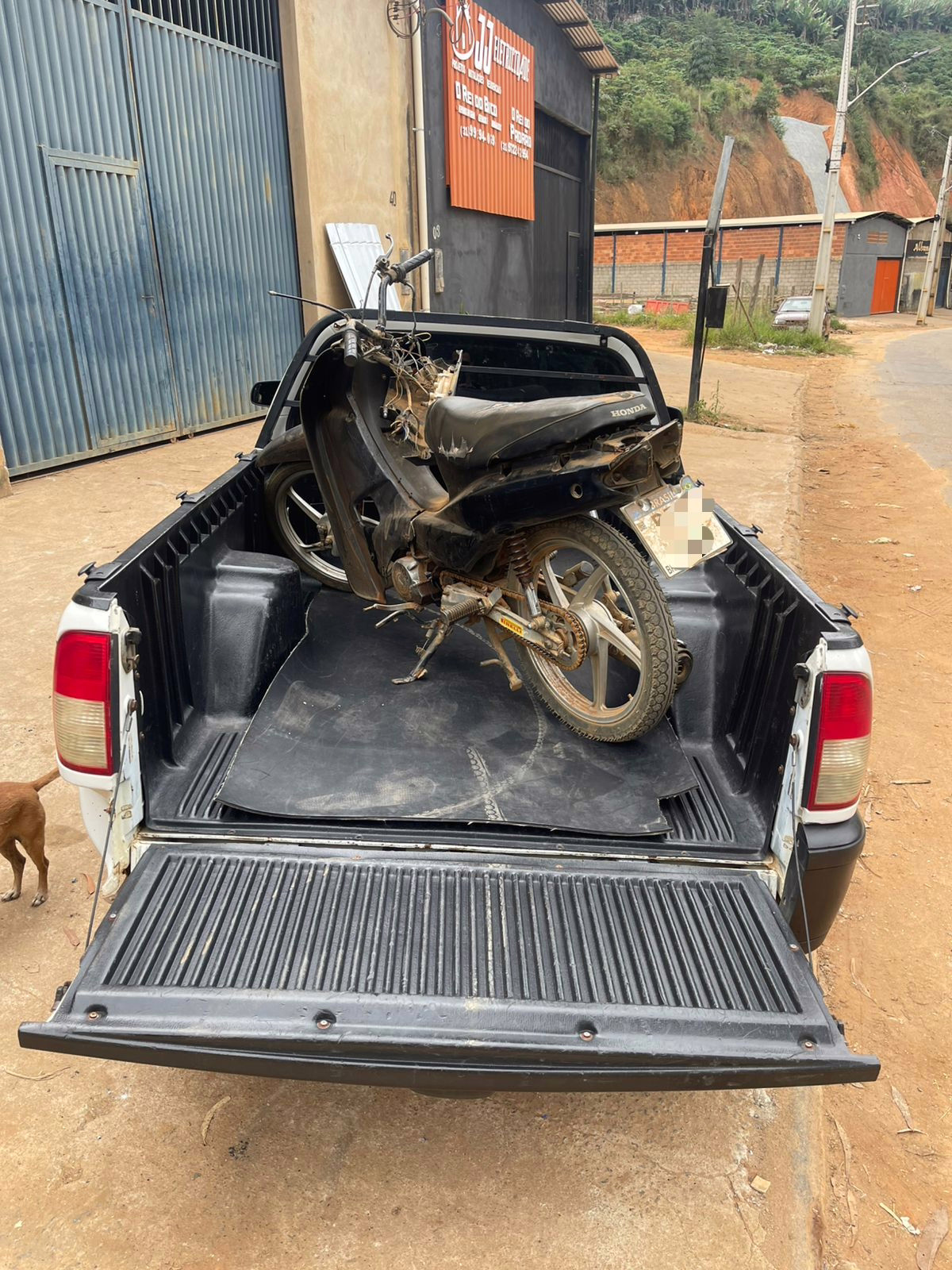 Polícia Militar recupera motocicleta furtada e prende homem por receptação