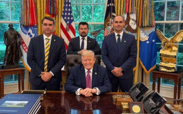 Flávio Bolsonaro, Donald Trump, Eduardo Bolsonaro e Paulo Figueiredo
