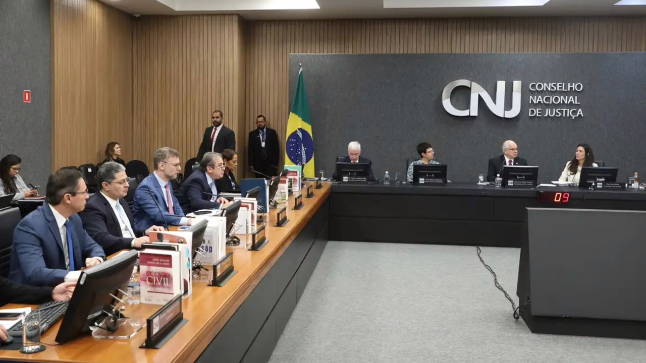 CNJ aprova contracheque único para juízes de todo país