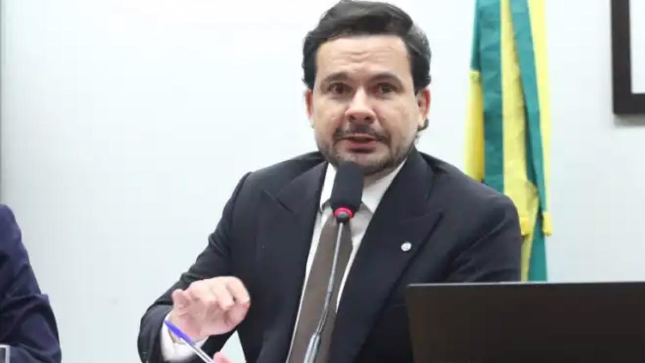 Deputado Capitão Alberto Neto, relator