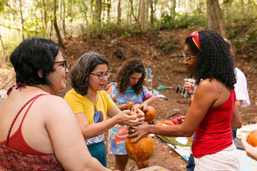 Fwd: Atrizes do Vale do Aço circulam com espetáculo por cidades mineiras
