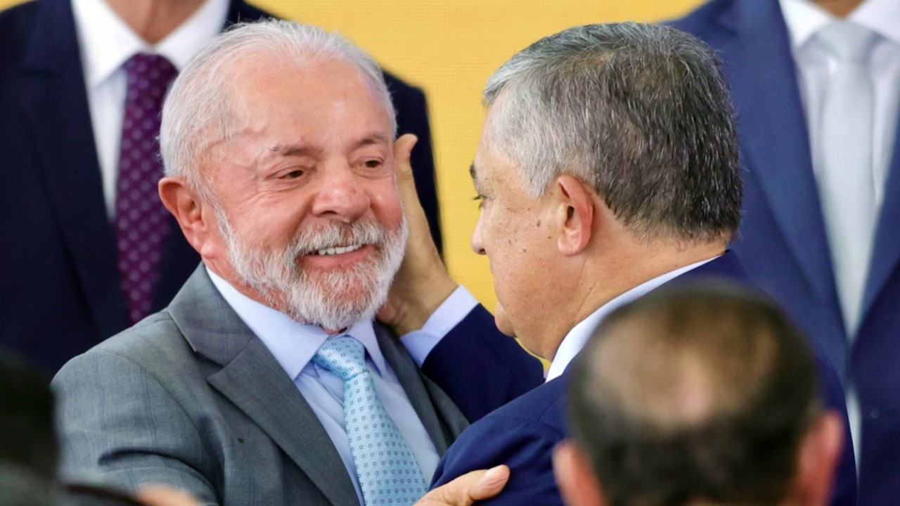 Presidente Lula pediu ao ministro José Guimarães para desisitir de candidatura