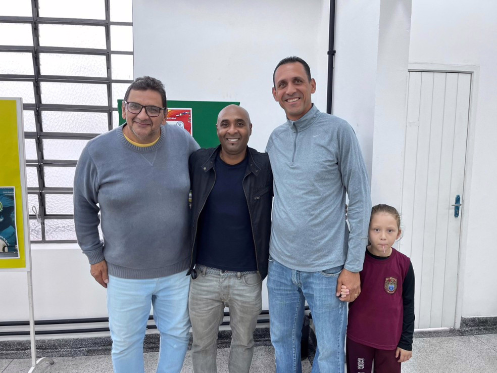 Nas extremidades, estão Wagner Pereira da Silva e Wagner Jakubowicz, com Adiel Amorim ao centro