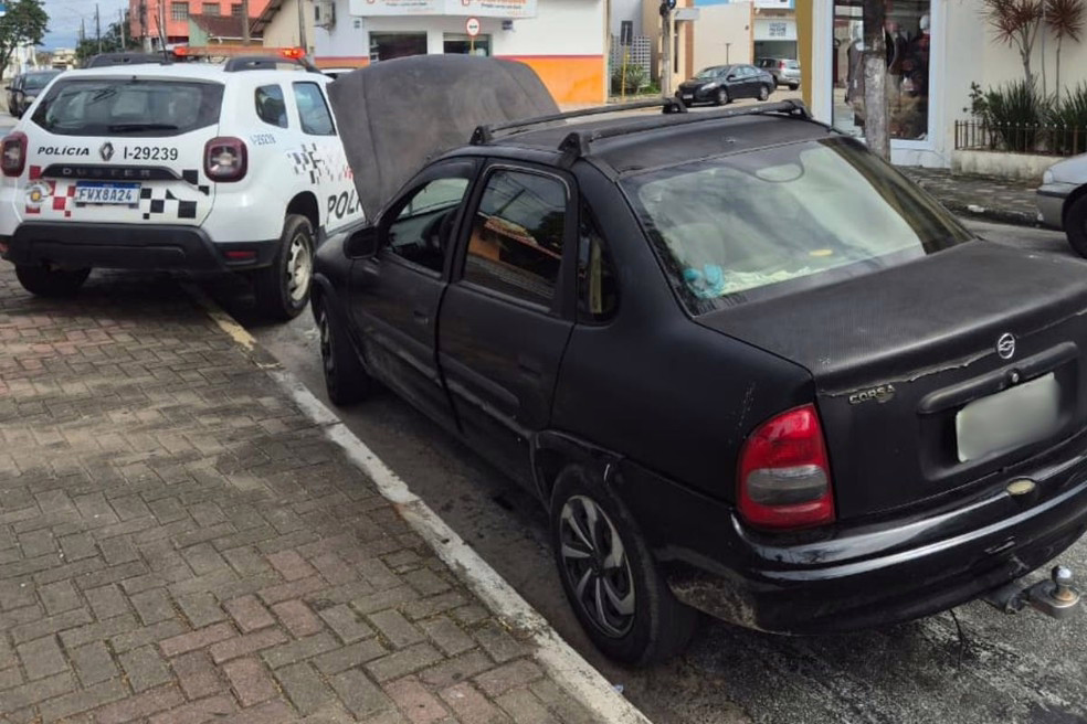 Mulher é detida após adquirir pela internet um carro furtado por R$ 6,5 mil
