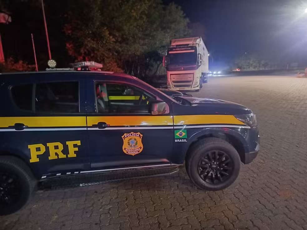 Caminhão foi abordado na BR-251 em Montes Claros