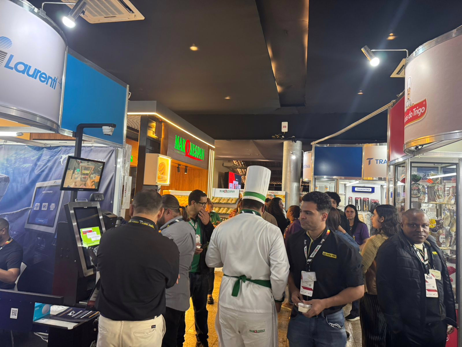 O evento reúne empreendedores da região.