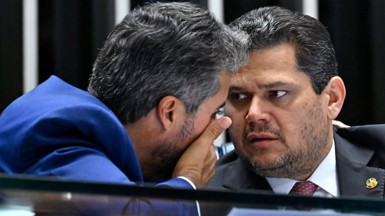 O presidente do Congresso Nacional, senador Davi Alcolumbre (União Brasil-AP), ainda não decidiu o rito de tramitação da PEC no Senado Federal