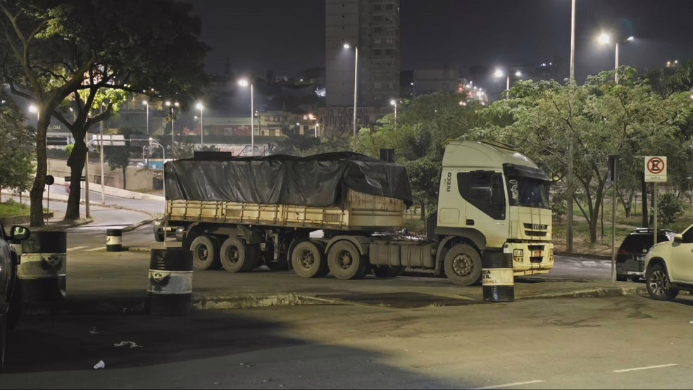 Caminhão utilizado para ocultar a droga que veio do Paraguai